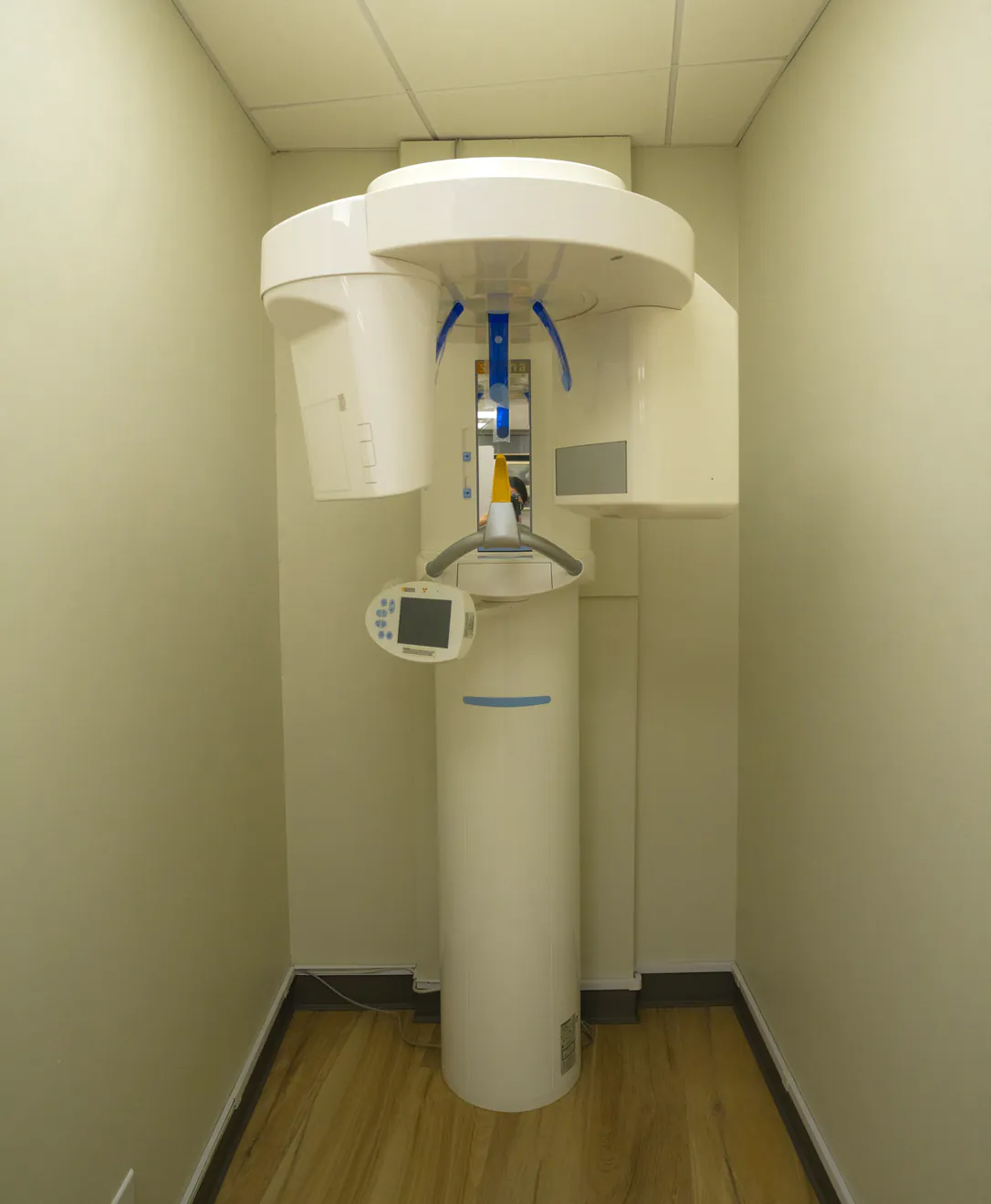 Cone beam CT scanner in the imaging room at the Scarsdale office